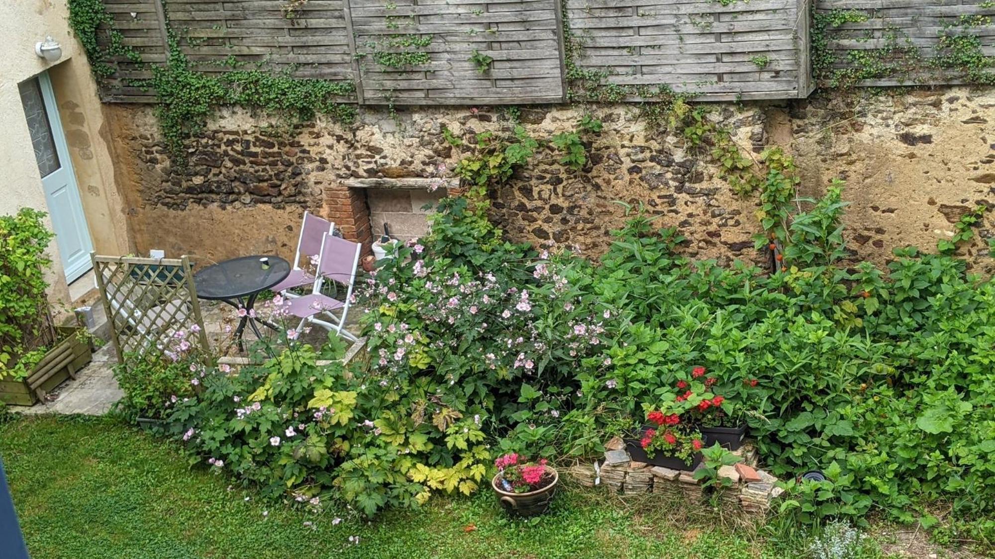La Maison D'A Cote Saint-Amand-en-Puisaye Εξωτερικό φωτογραφία